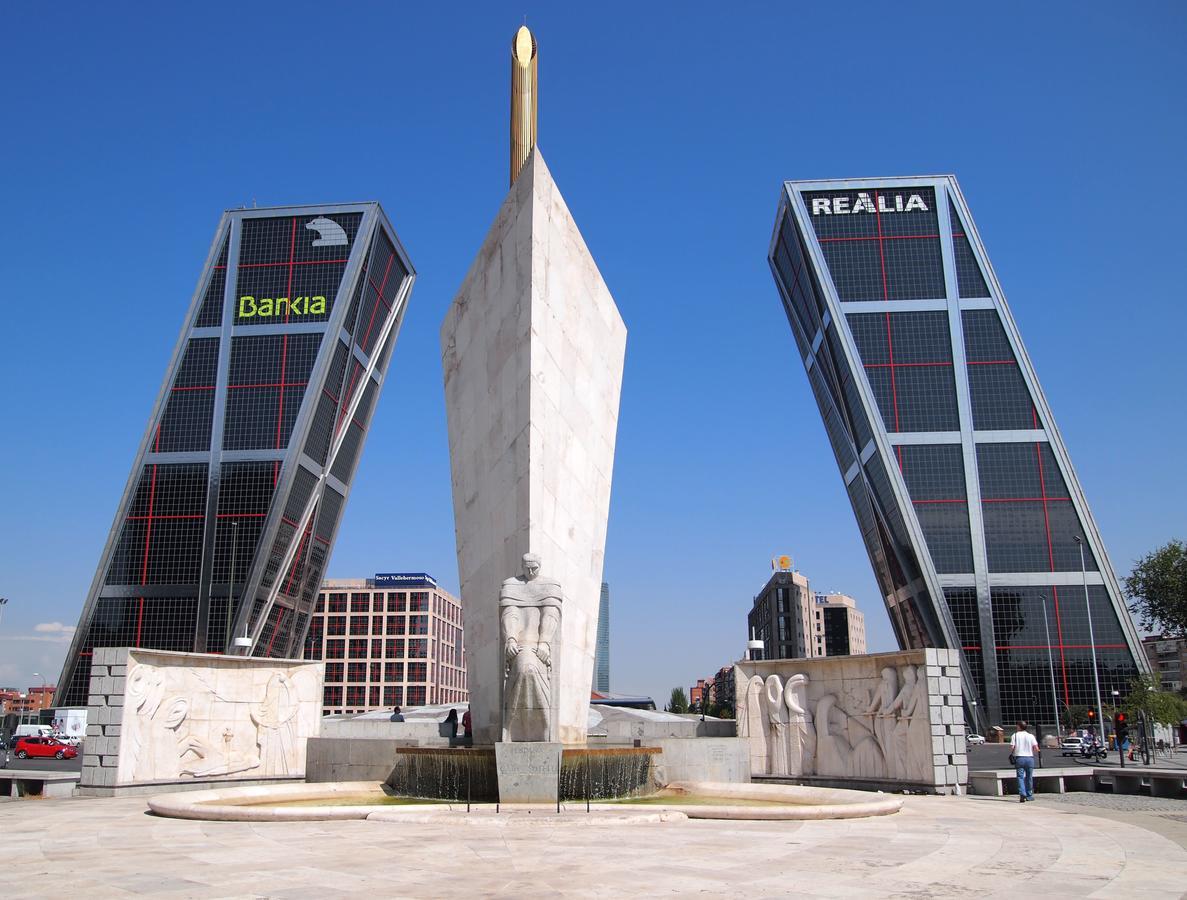 Atico Puerta De Europa Appartement Madrid Buitenkant foto